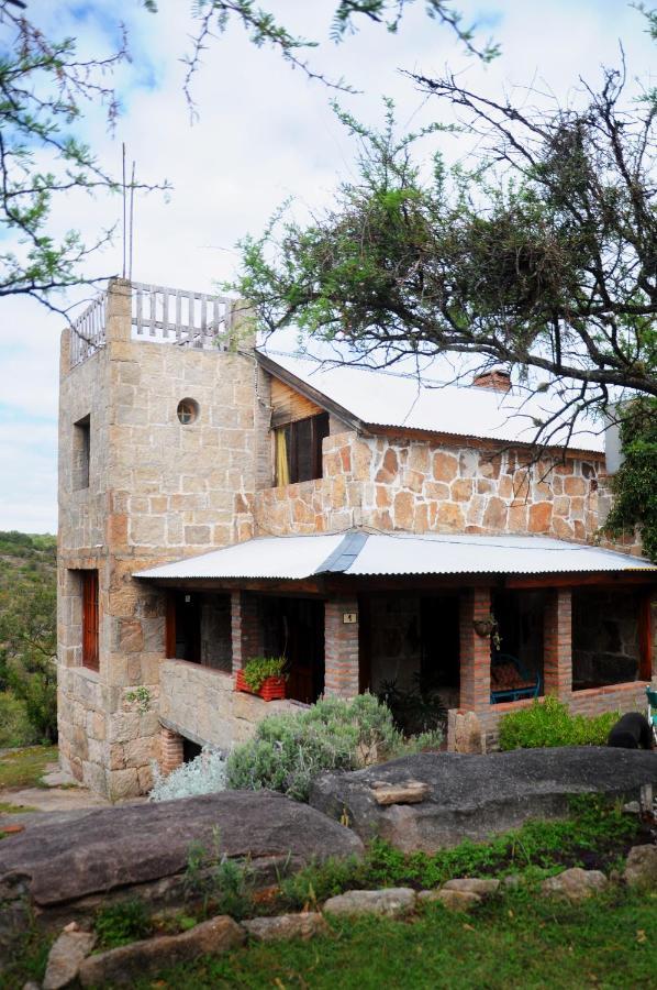 La Toma Complejo De Montana - Cabanas Y Habitaciones En Hosteria Mina Clavero Luaran gambar