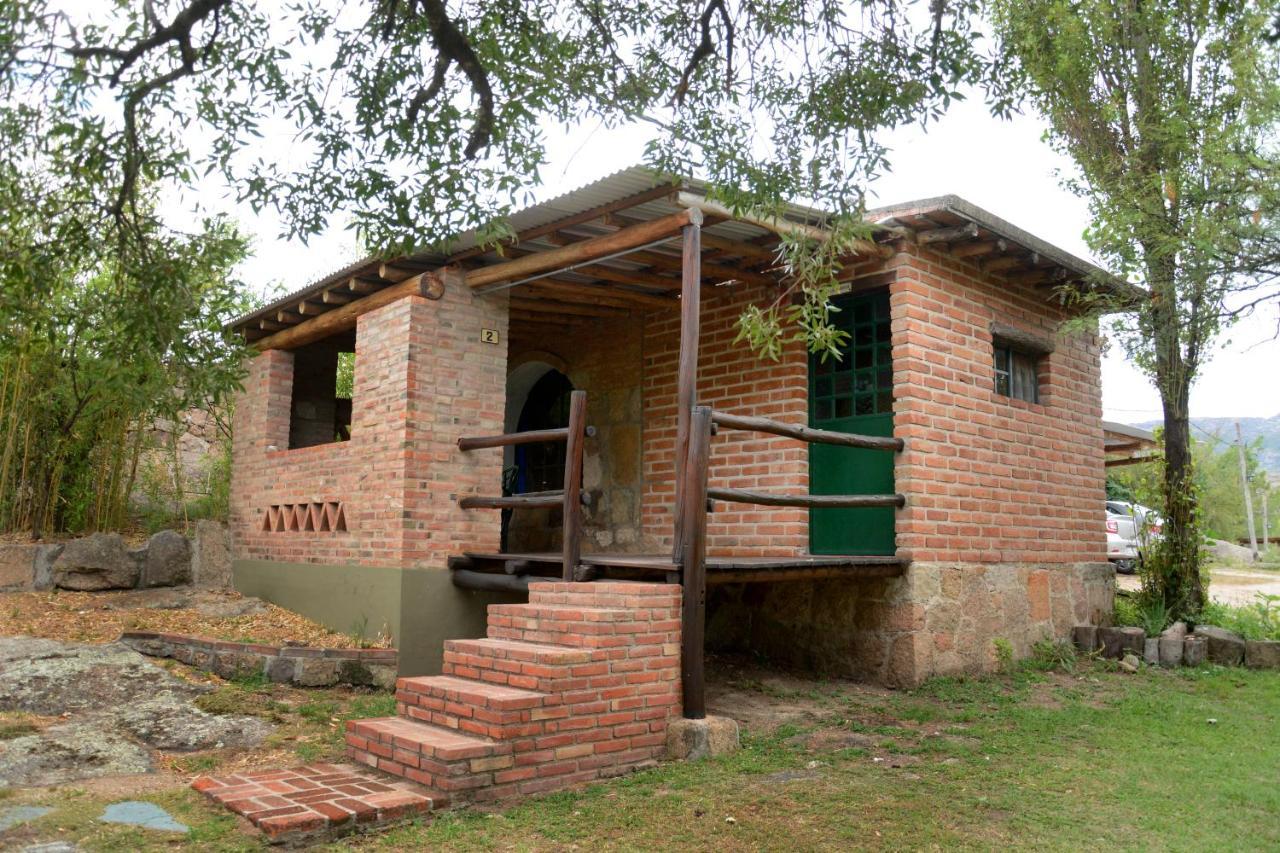 La Toma Complejo De Montana - Cabanas Y Habitaciones En Hosteria Mina Clavero Luaran gambar