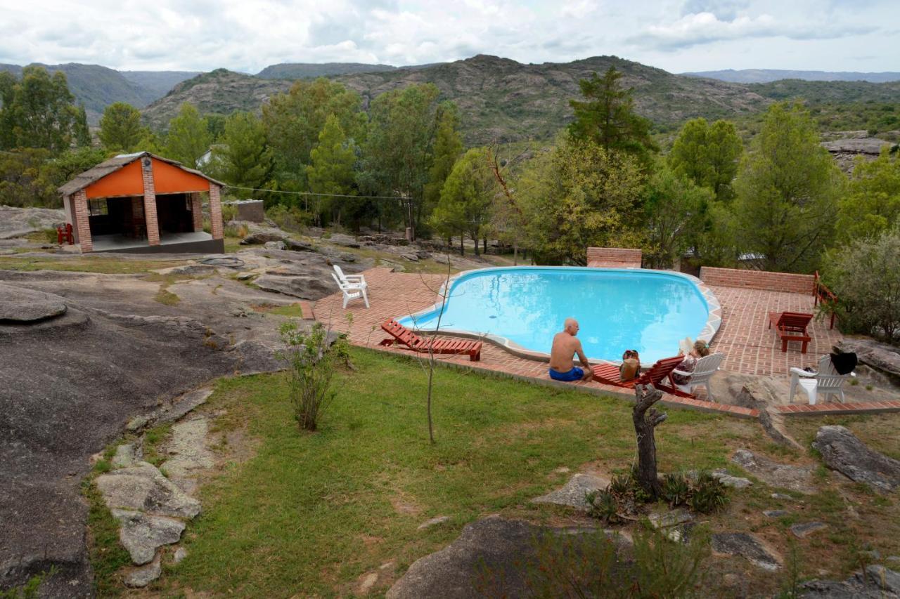 La Toma Complejo De Montana - Cabanas Y Habitaciones En Hosteria Mina Clavero Luaran gambar