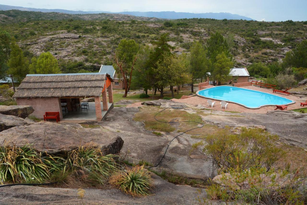 La Toma Complejo De Montana - Cabanas Y Habitaciones En Hosteria Mina Clavero Luaran gambar