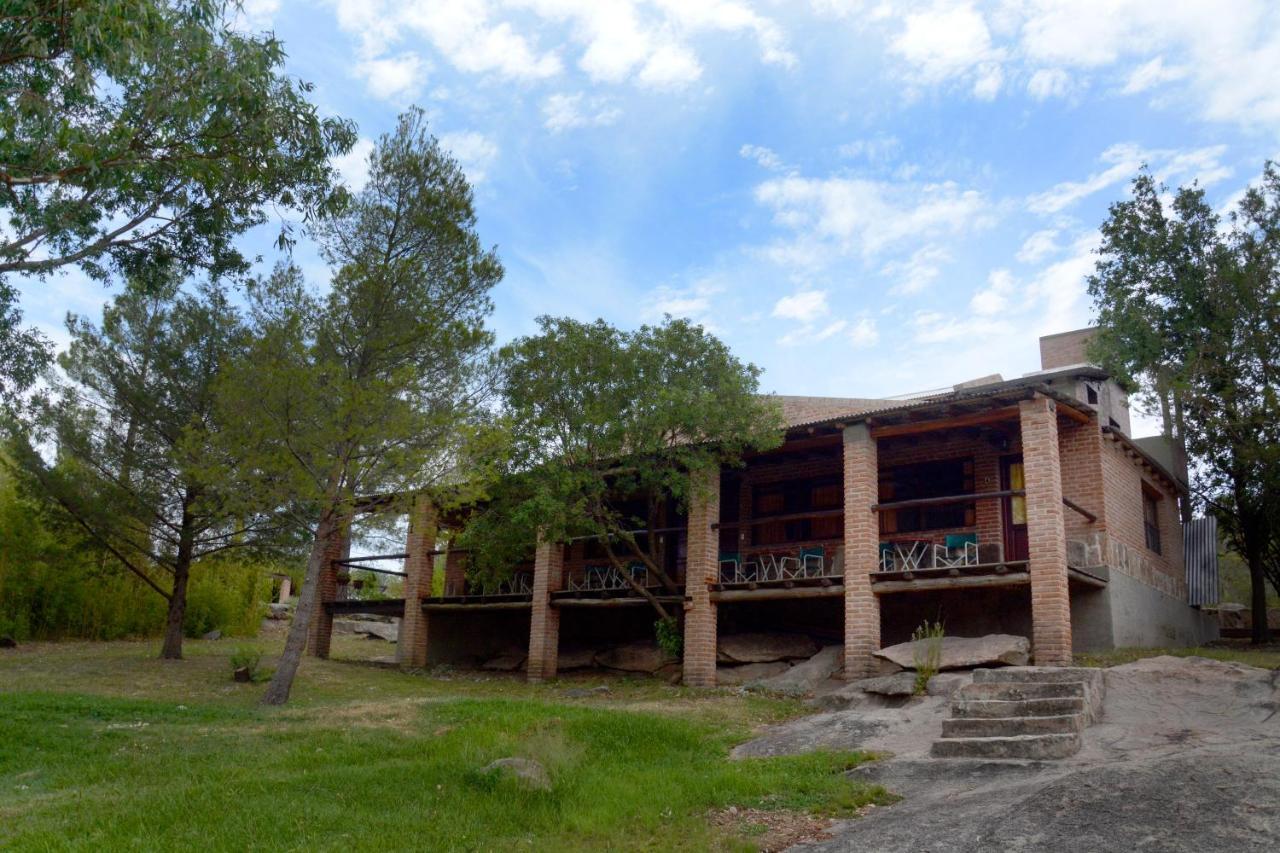 La Toma Complejo De Montana - Cabanas Y Habitaciones En Hosteria Mina Clavero Luaran gambar